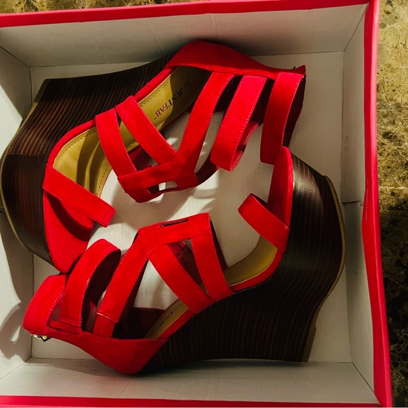 JustFab Bold Pink Wedge Sandals - Picture 2 of 6